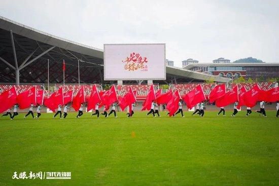 右后卫布拉德利“他会是我们在右后卫的一个选择，他会的。